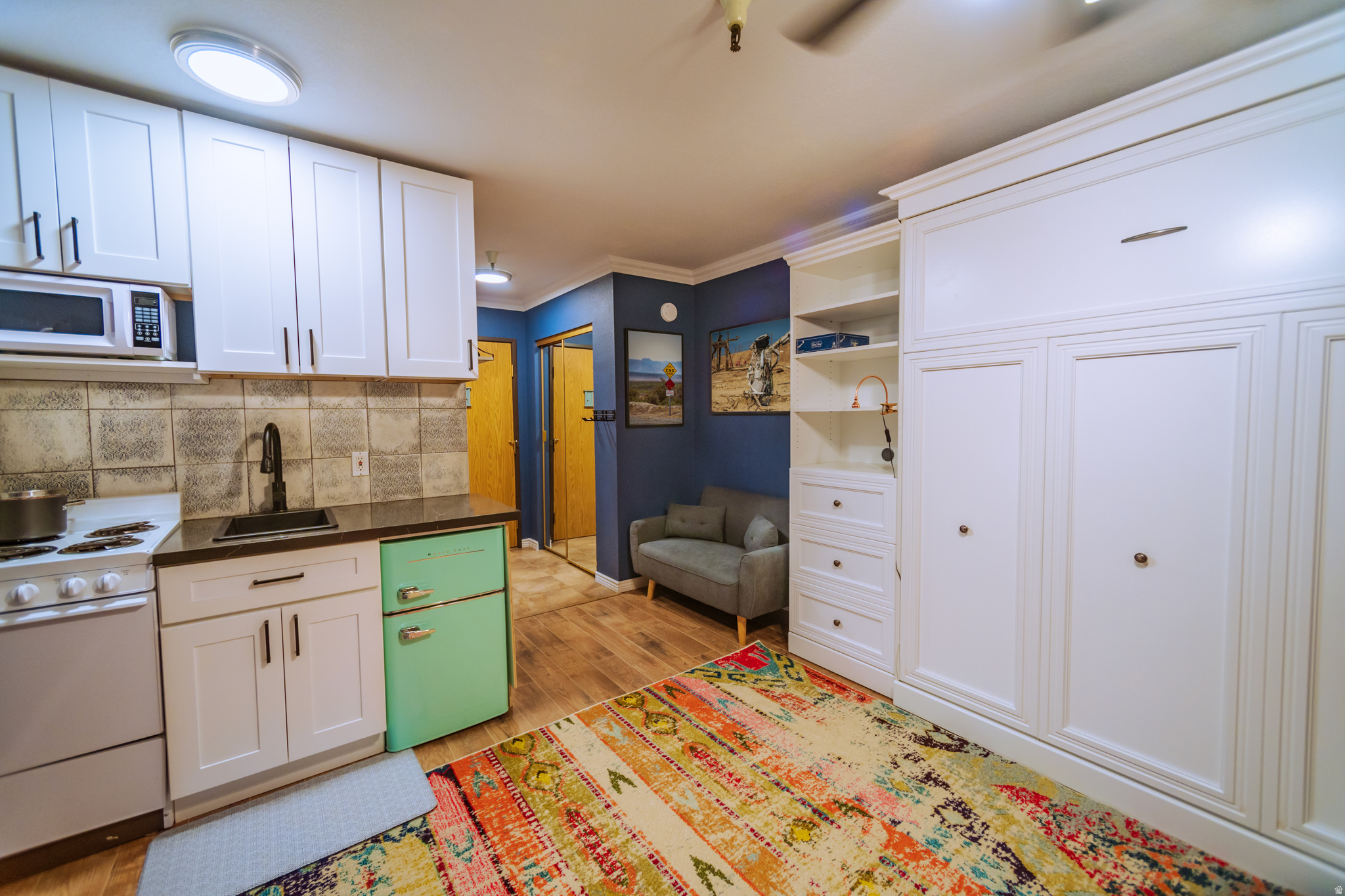 CARRIAGE HOUSE CONDO - Residential Lease