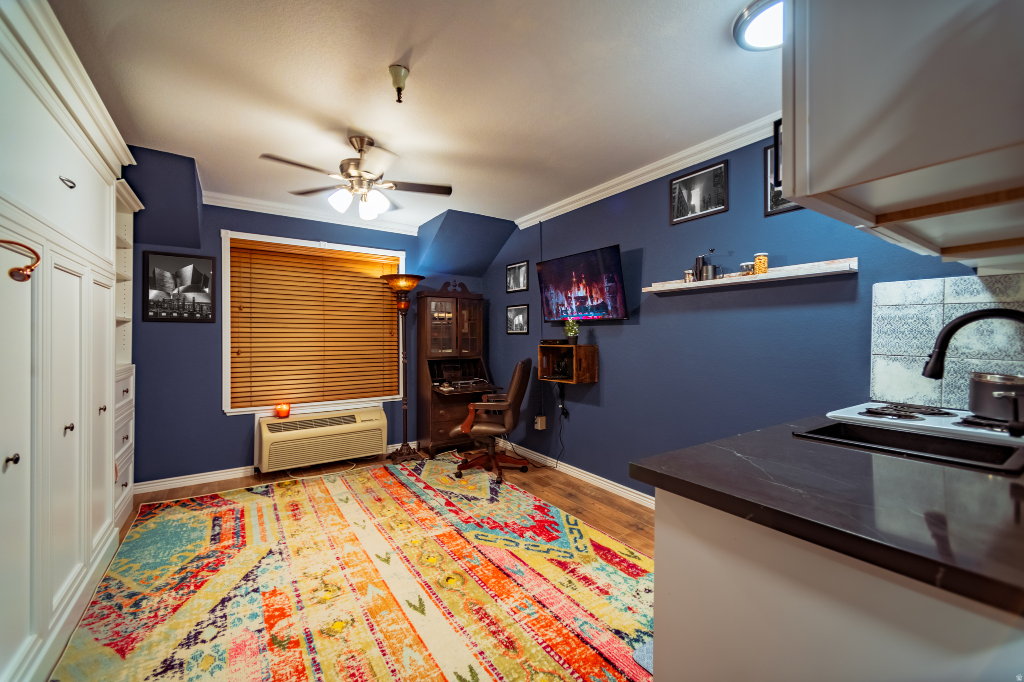 CARRIAGE HOUSE CONDO - Residential Lease