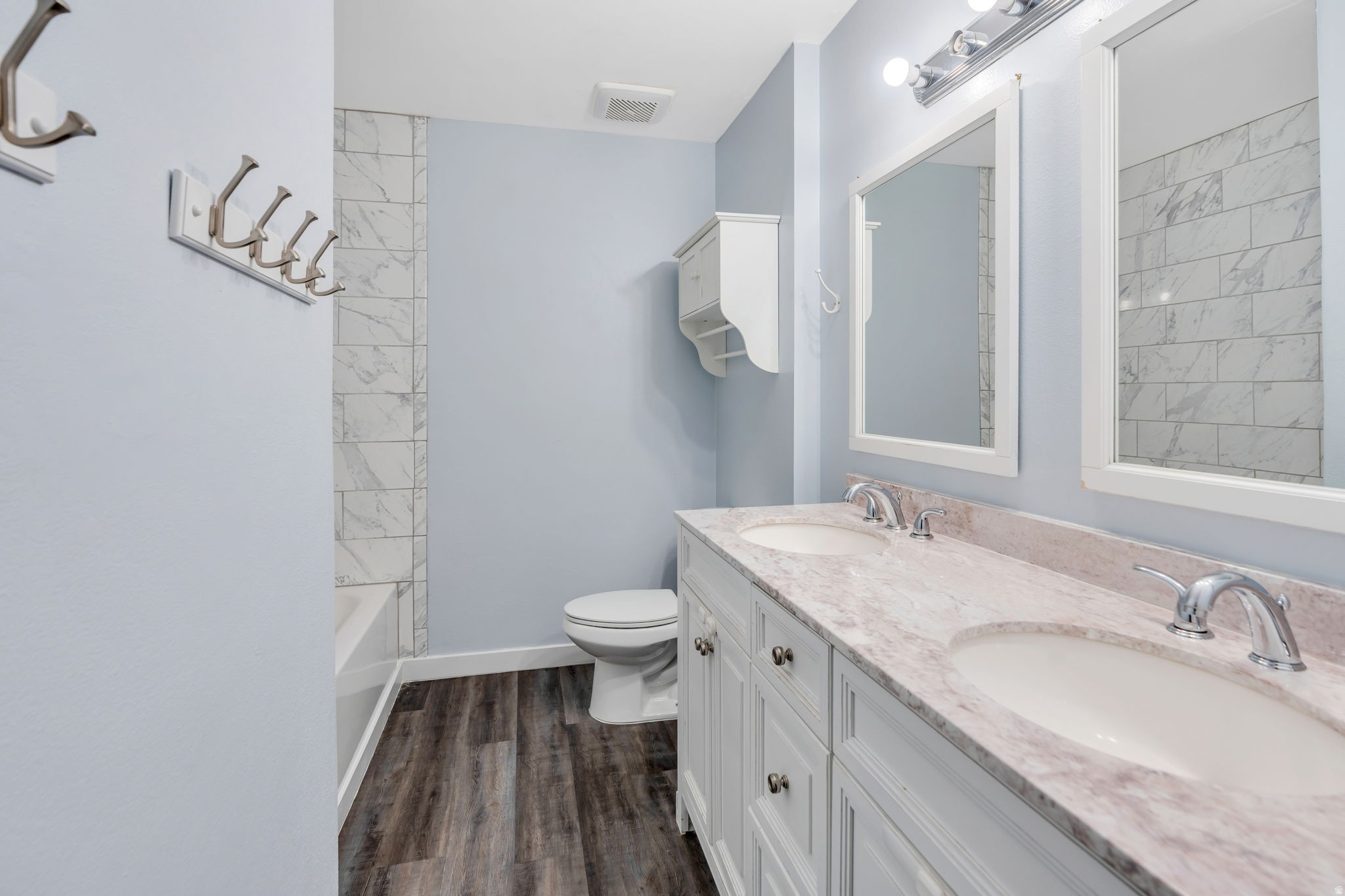 COLONY PARK - Residential