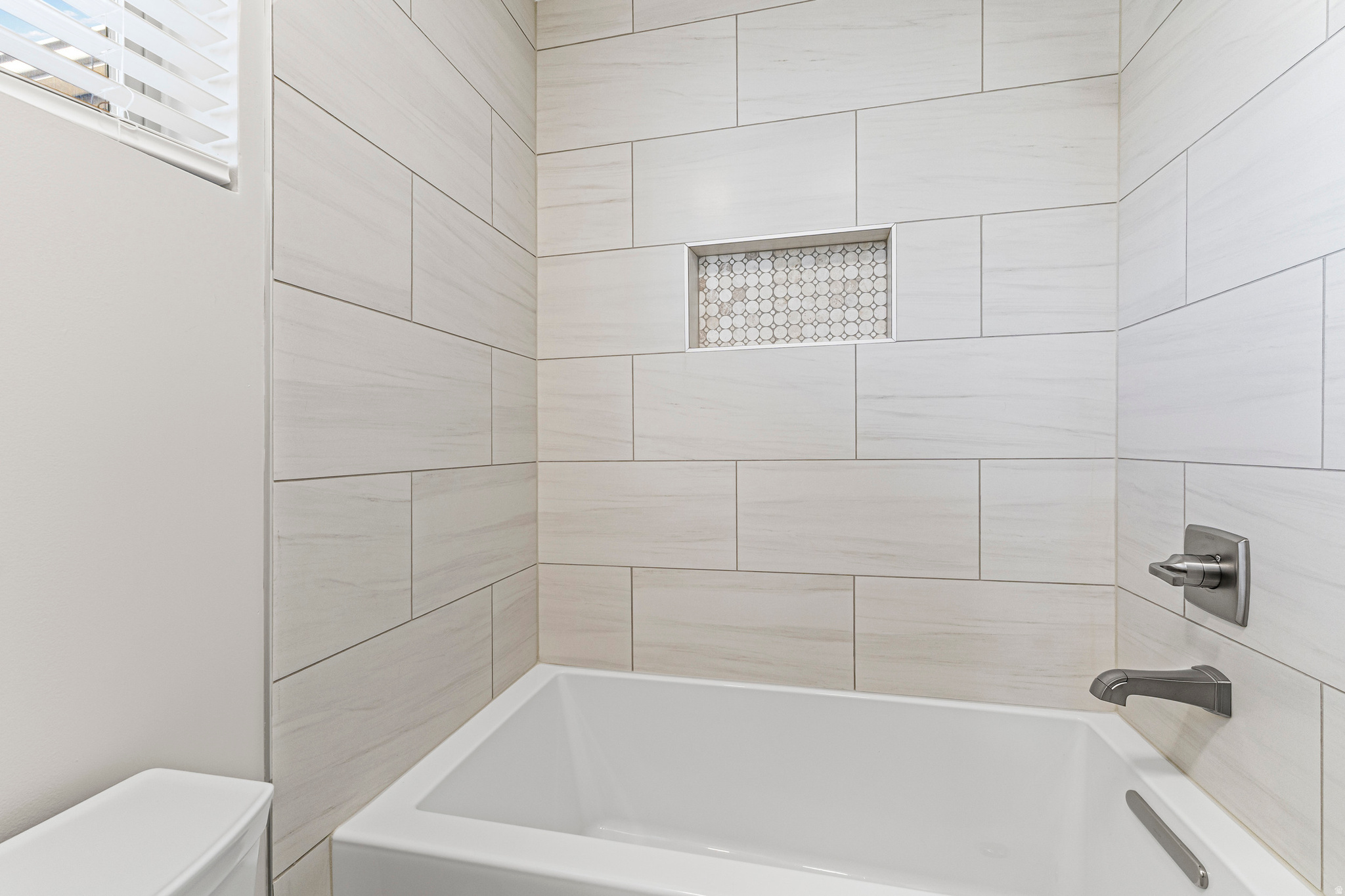 POINTE MEADOWS - Residential