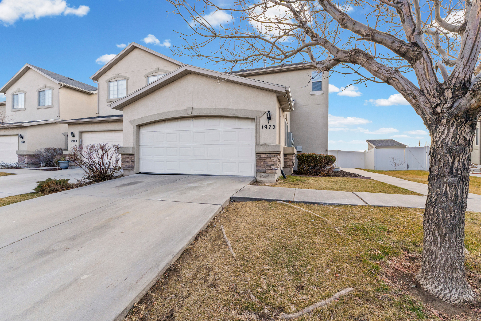 POINTE MEADOWS - Residential