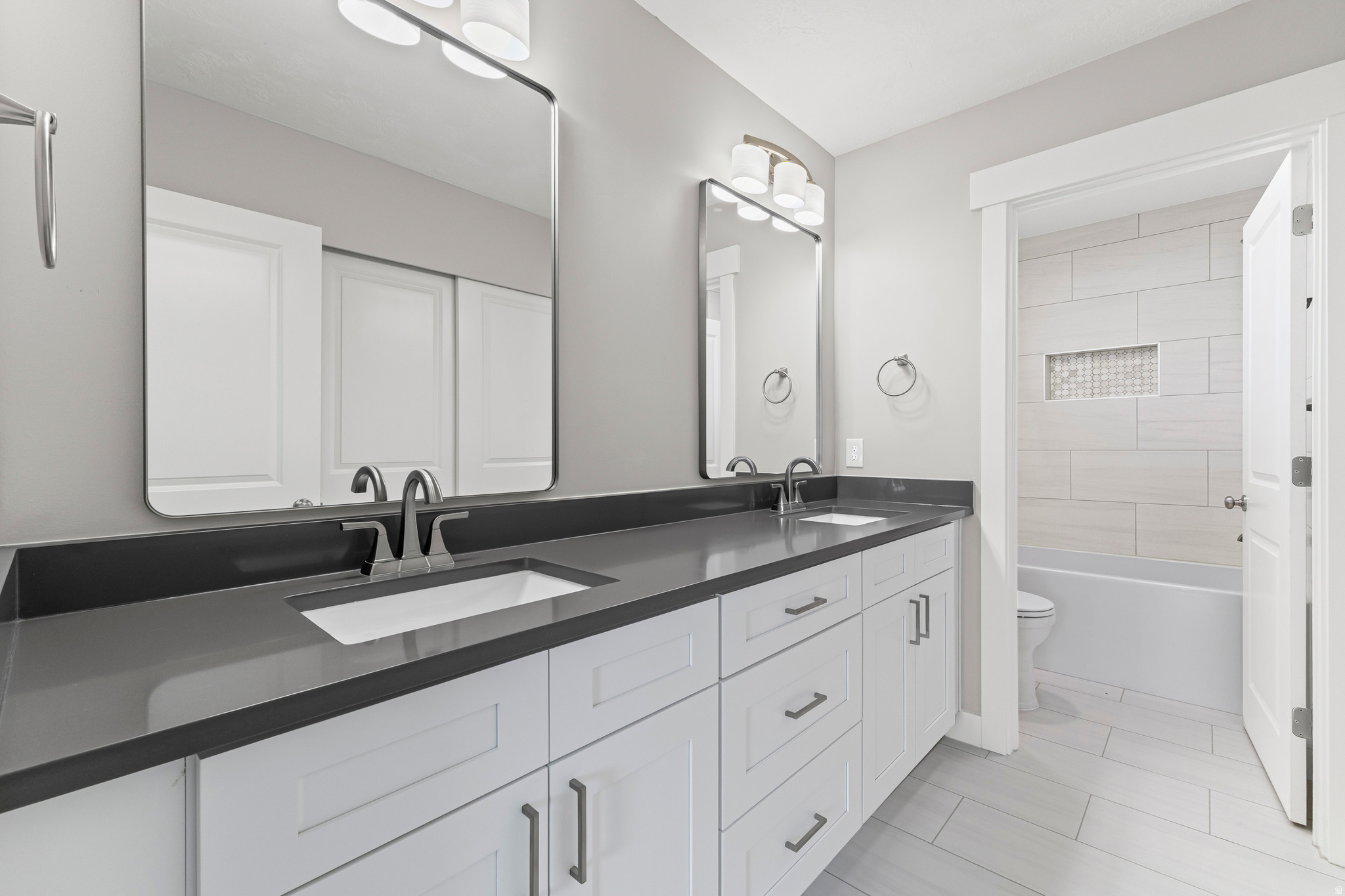 POINTE MEADOWS - Residential