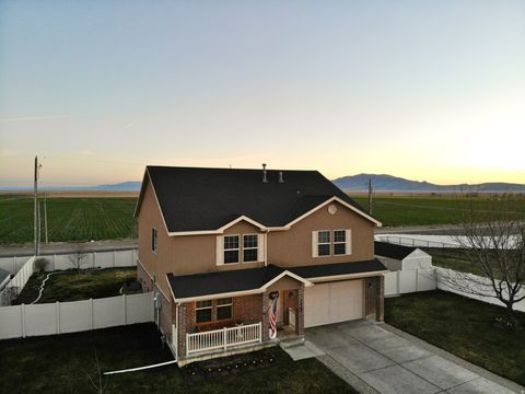 Tiny photo for 3569 W 2660 S, Syracuse, UT 84075 (MLS # 2151691)