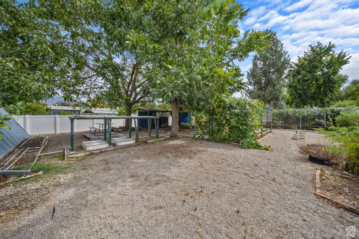 LOT 1 MATTHEW SUB 8304-1147 - Residential