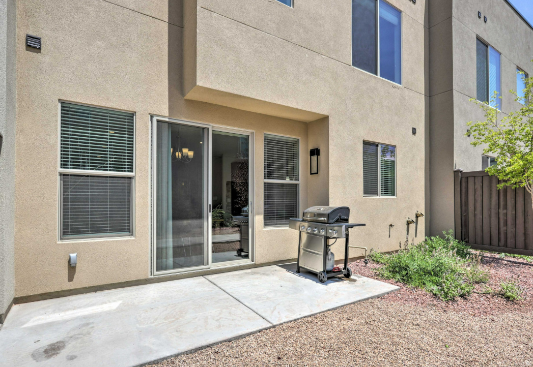 ENTRADA - Residential