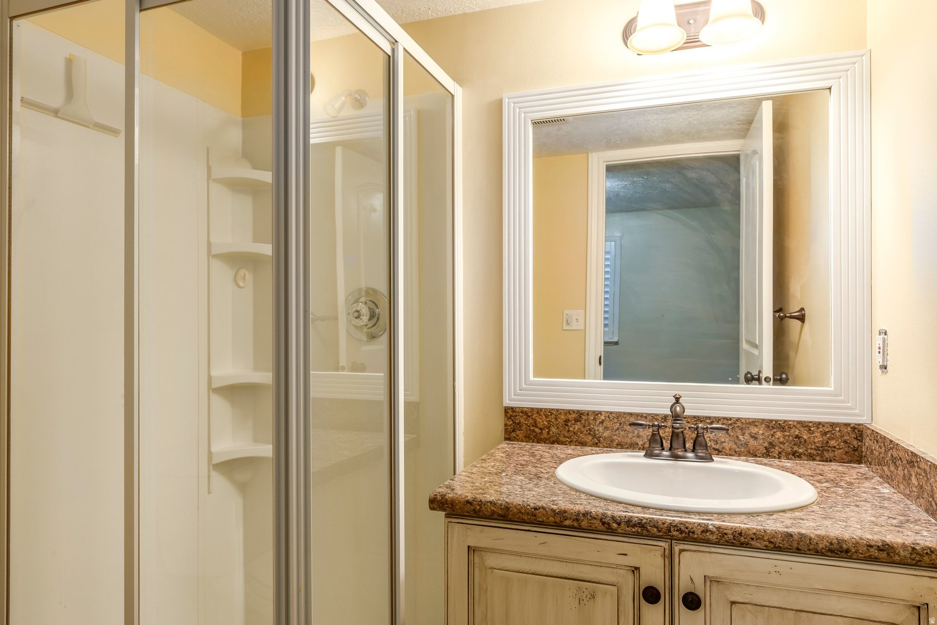 HIGHLAND ESTATES - Residential