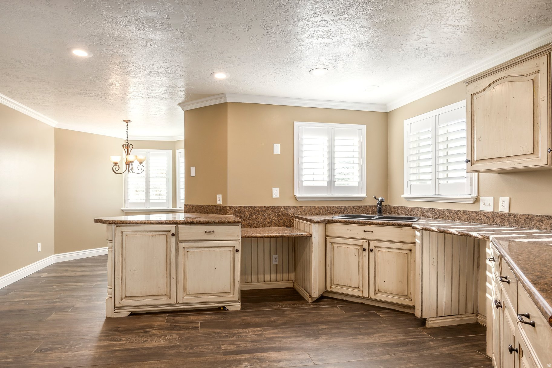 HIGHLAND ESTATES - Residential