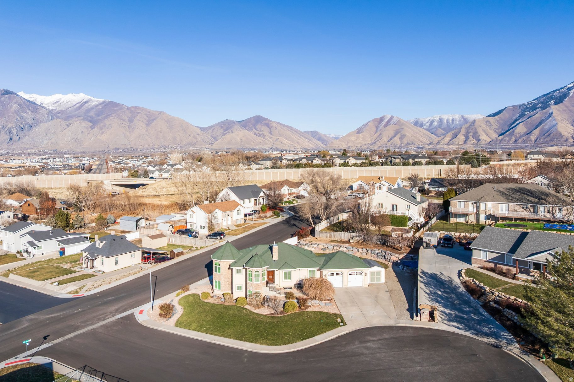 HIGHLAND ESTATES - Residential