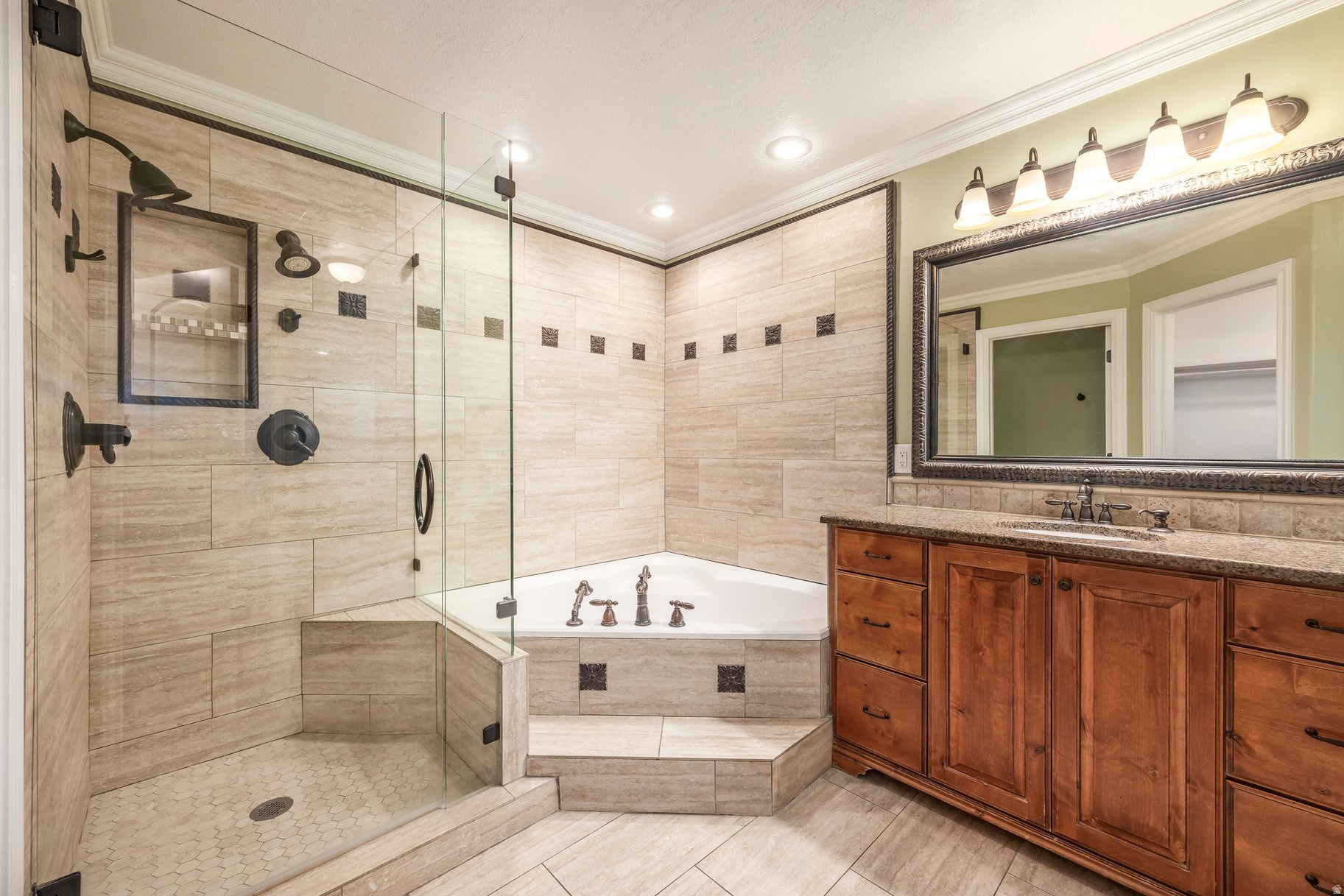 HIGHLAND ESTATES - Residential