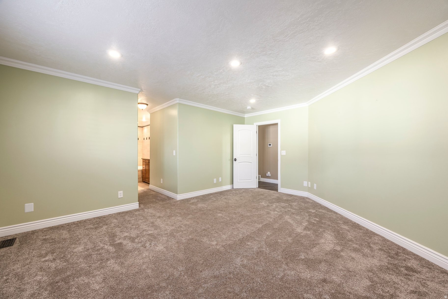 HIGHLAND ESTATES - Residential