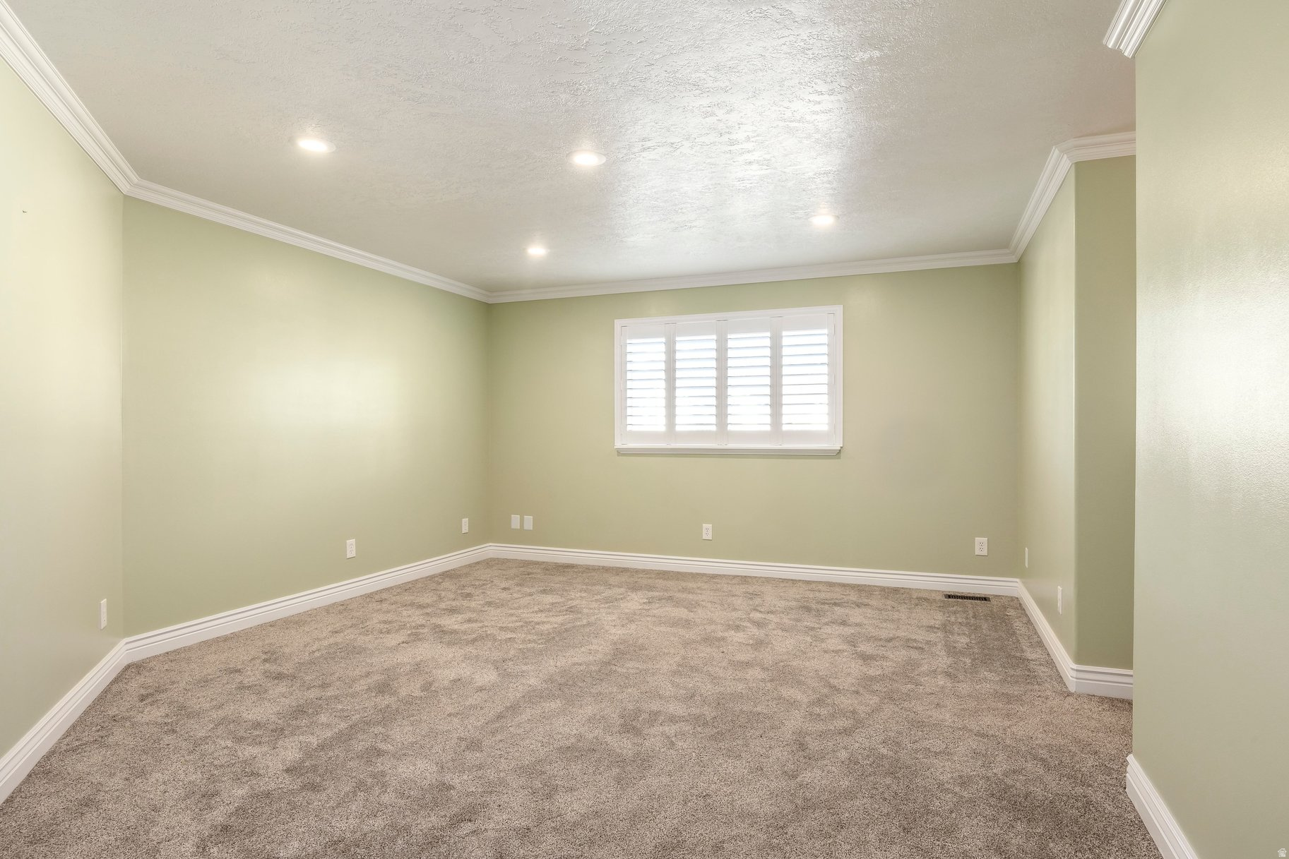 HIGHLAND ESTATES - Residential