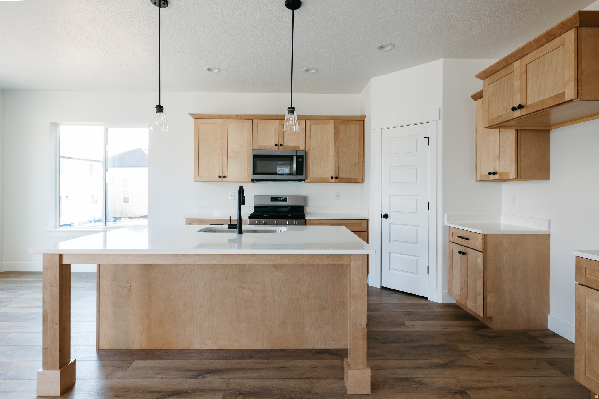 RIVER POINT - Residential