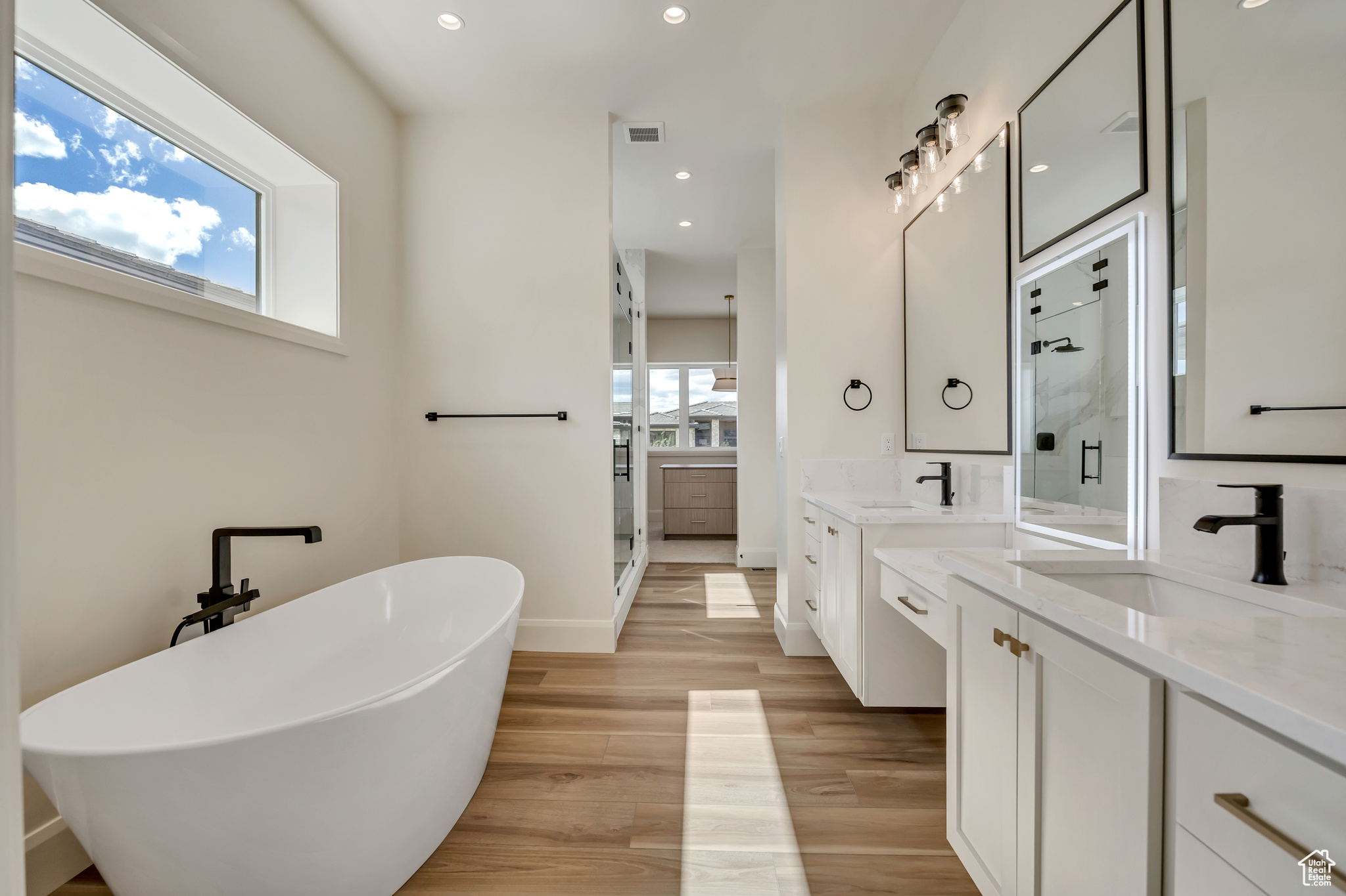 ABBEY ROAD COMMUNITY - Residential