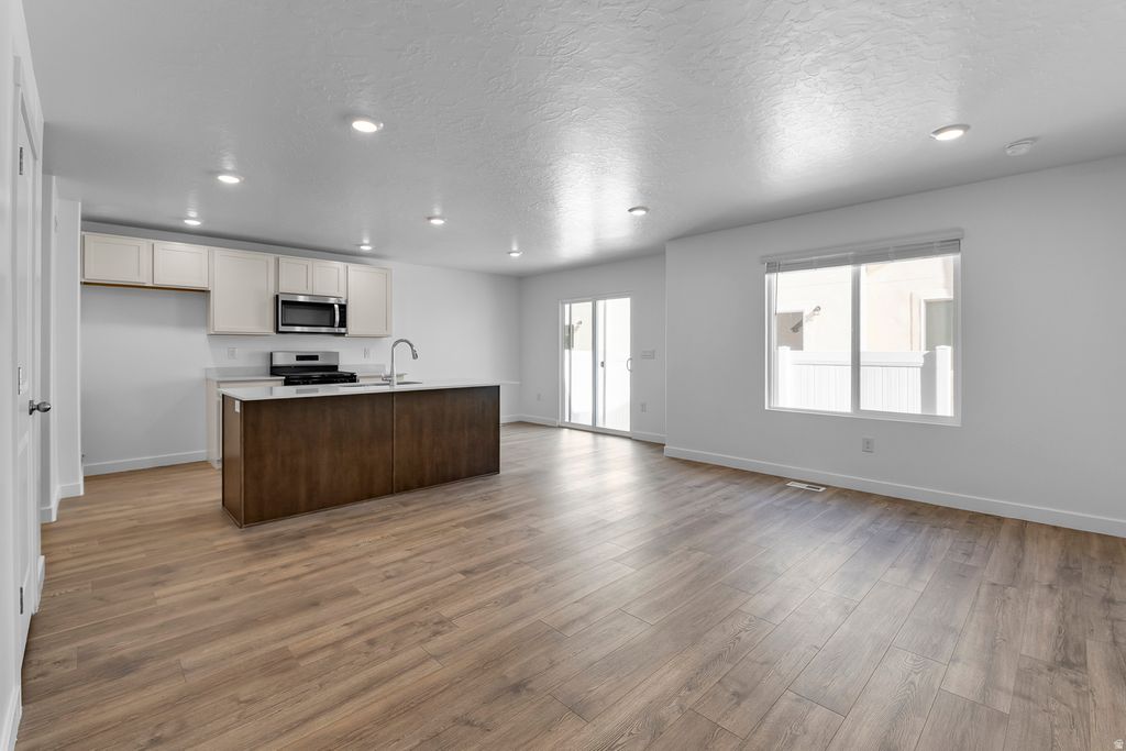 Photo of 647 1850 E #1208, Salem, UT 84653 (MLS # 2144811)