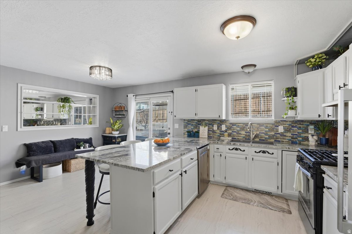 RIVER OAKS SUB - Residential