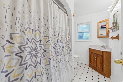 Tiny photo for 660 S GOOSENEST Dr E, Payson, UT 84651 (MLS # 2121502)