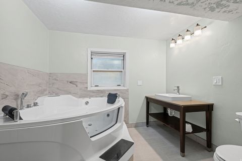 Tiny photo for 660 S GOOSENEST Dr E, Payson, UT 84651 (MLS # 2121502)