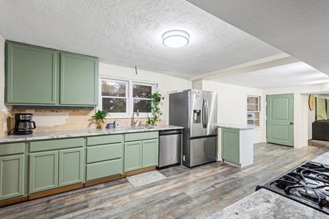 Tiny photo for 660 S GOOSENEST Dr E, Payson, UT 84651 (MLS # 2121502)