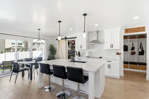 Tiny photo for 137 N FOXMOOR WAY, Saratoga Springs, UT 84045 (MLS # 2161470)