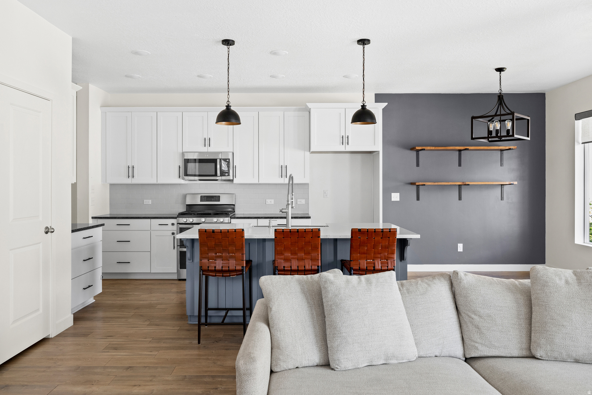 CEDAR CANYON - Residential