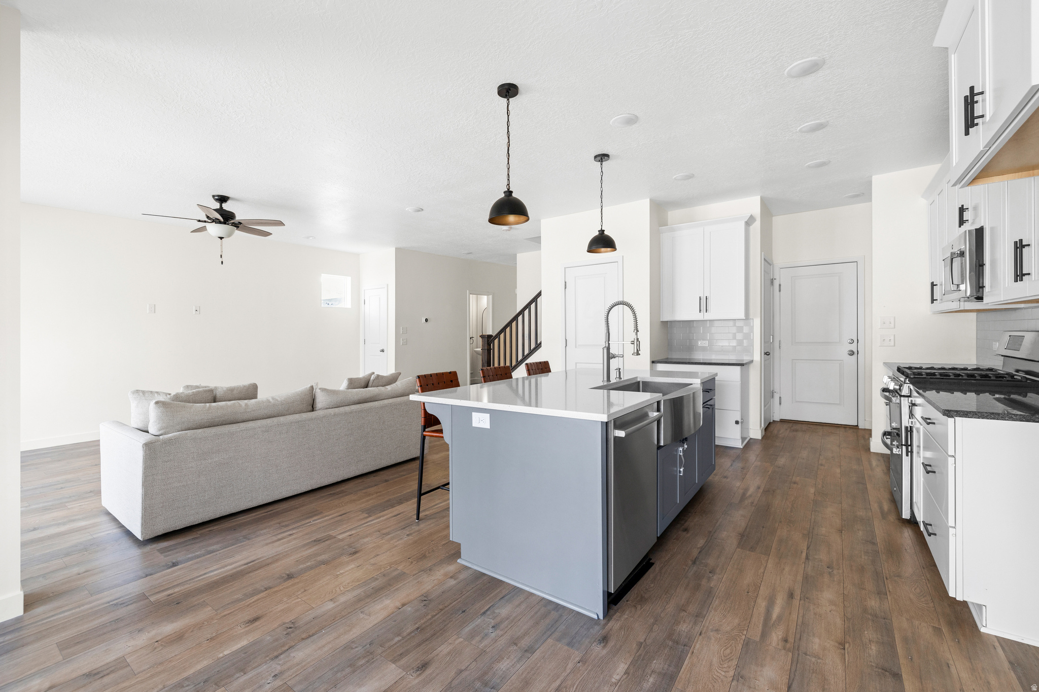 CEDAR CANYON - Residential