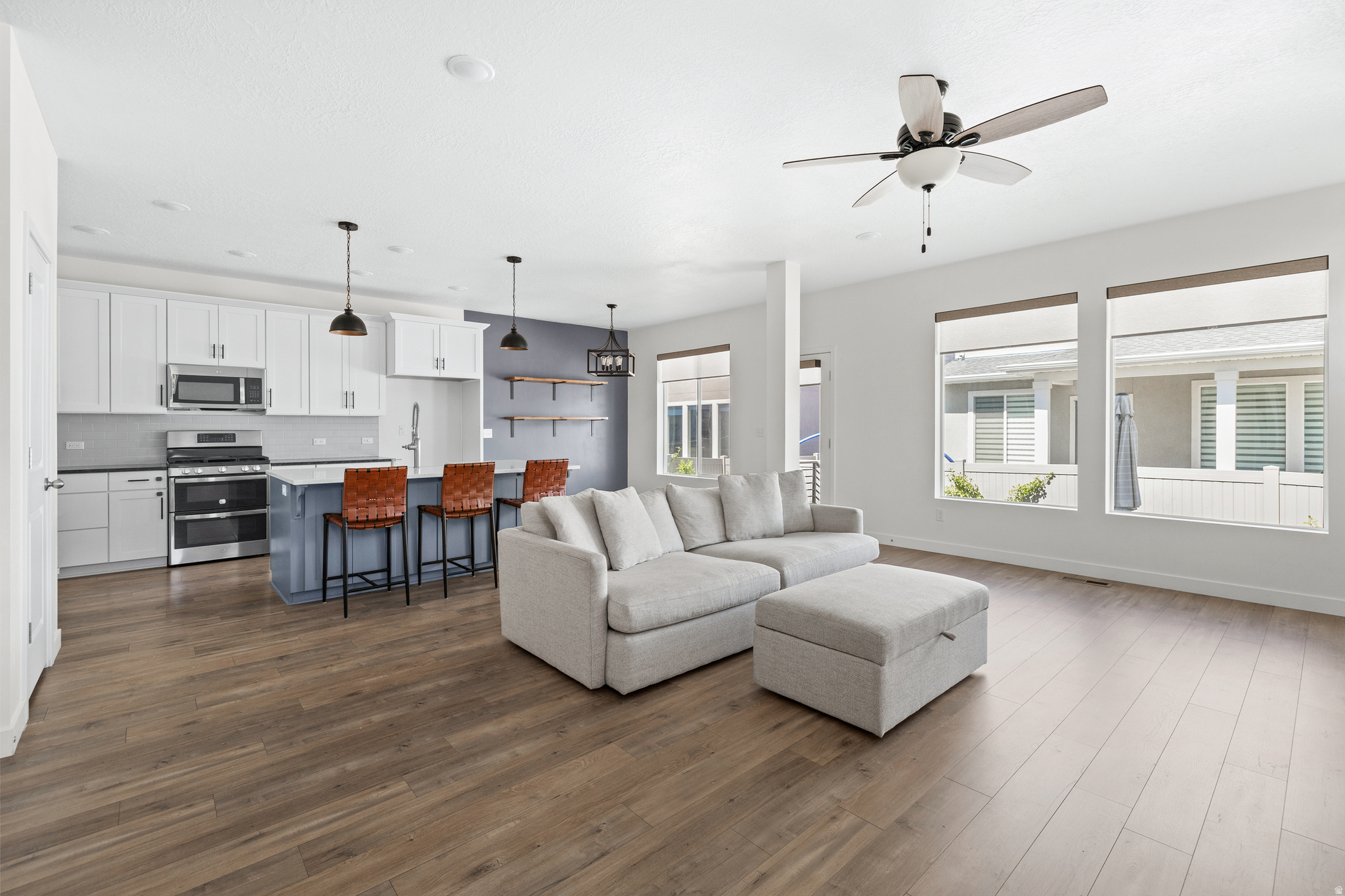 CEDAR CANYON - Residential