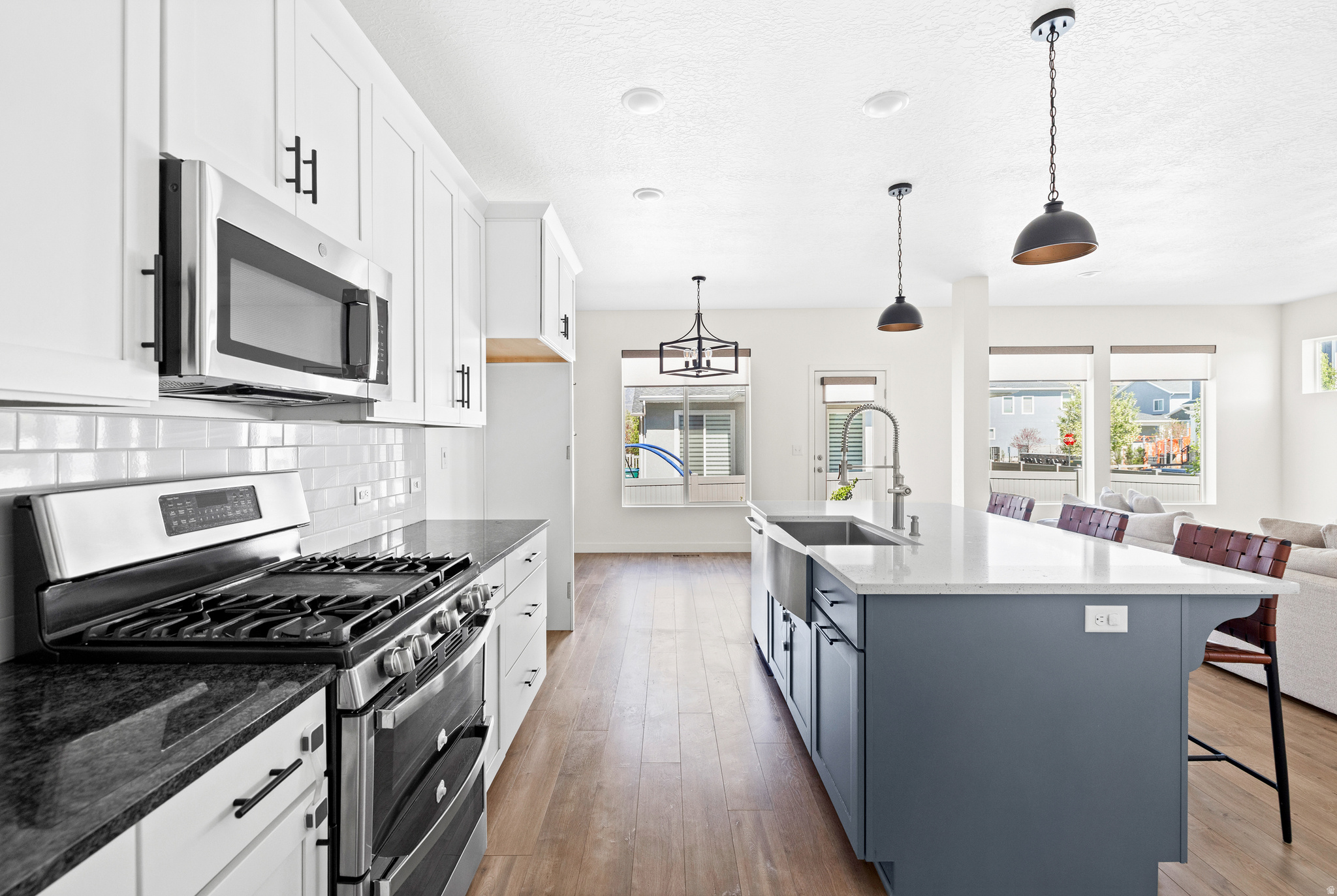 CEDAR CANYON - Residential