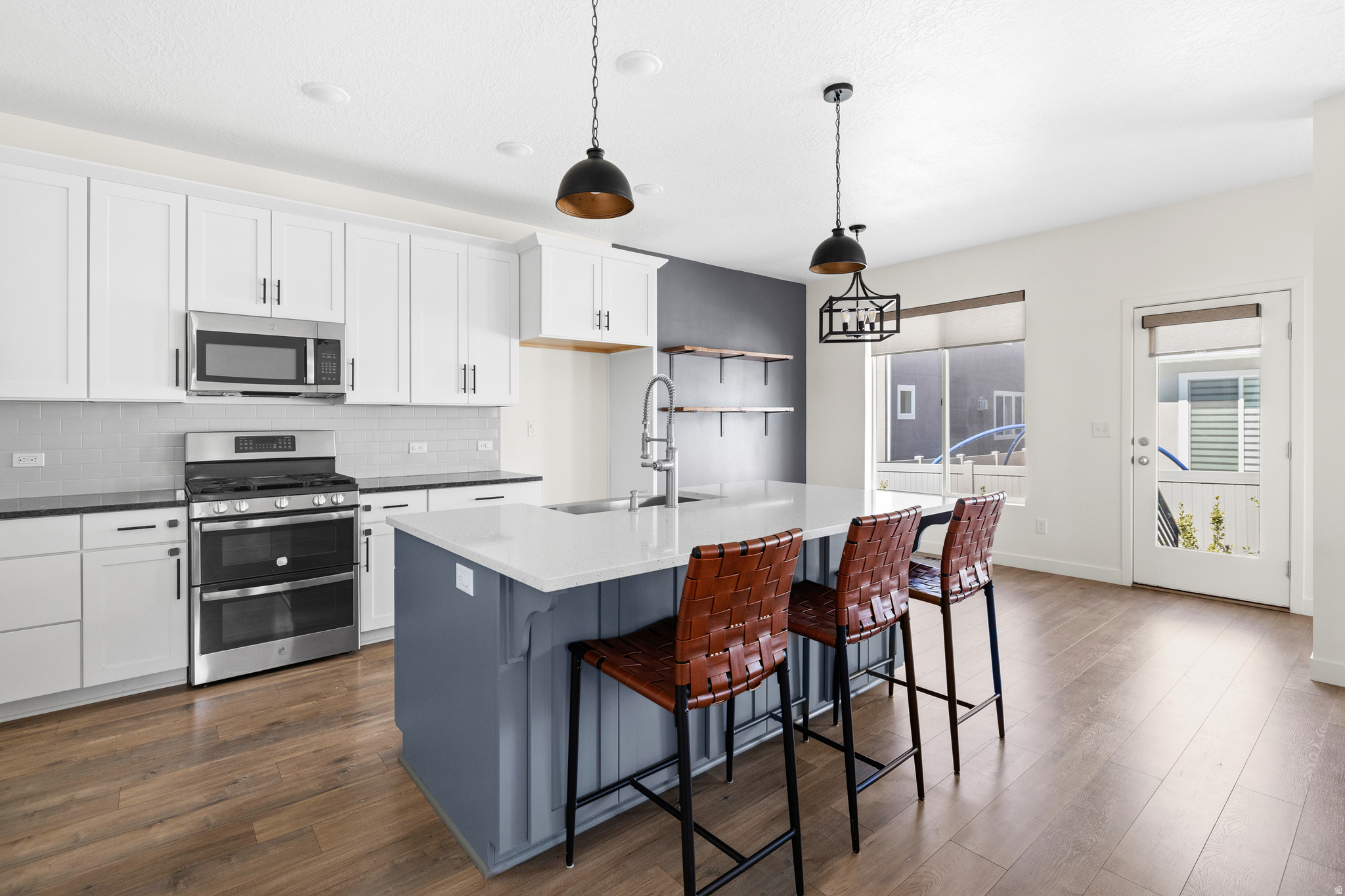 CEDAR CANYON - Residential