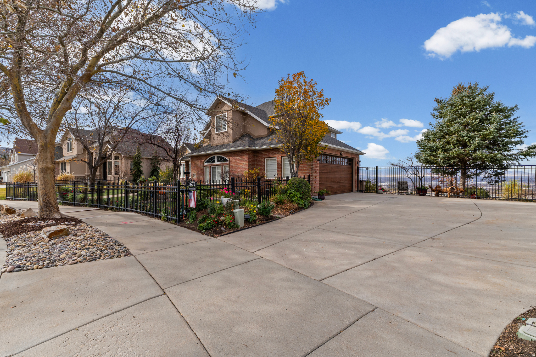 SOUTH MOUNTAIN - Residential