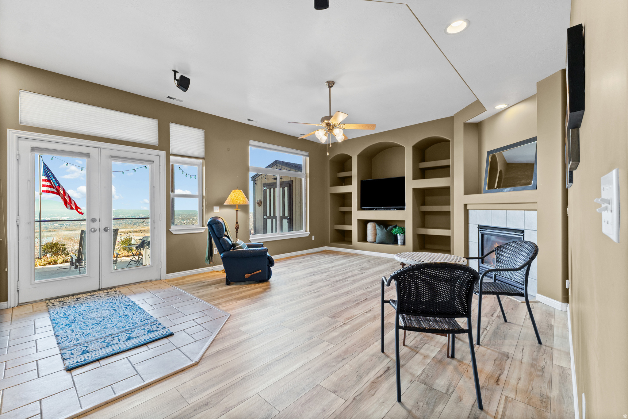 SOUTH MOUNTAIN - Residential