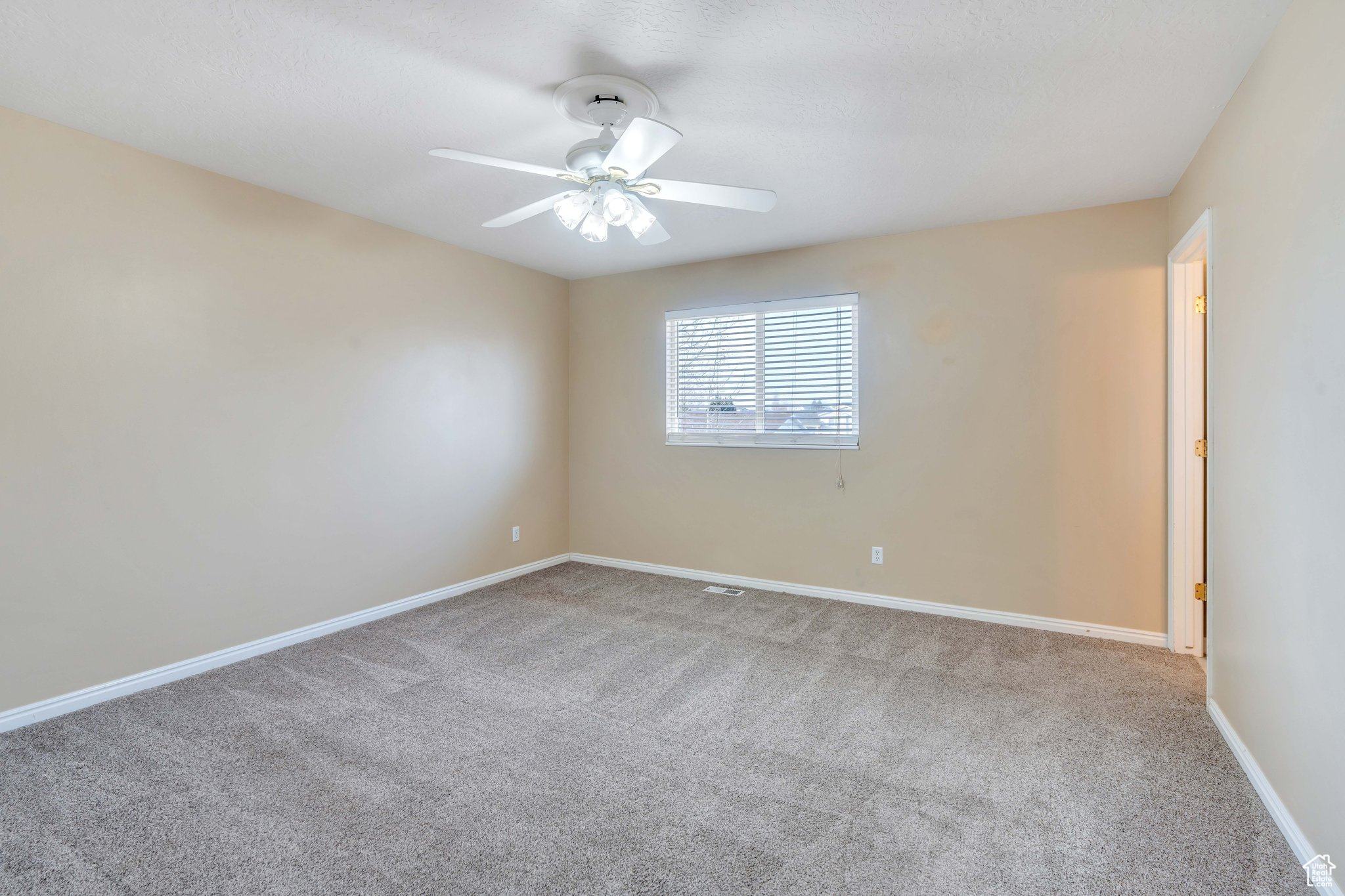 Spanish Fork, Utah 84660, United States, 5 Bedrooms Bedrooms, ,3 BathroomsBathrooms,Residential,Pending,26913