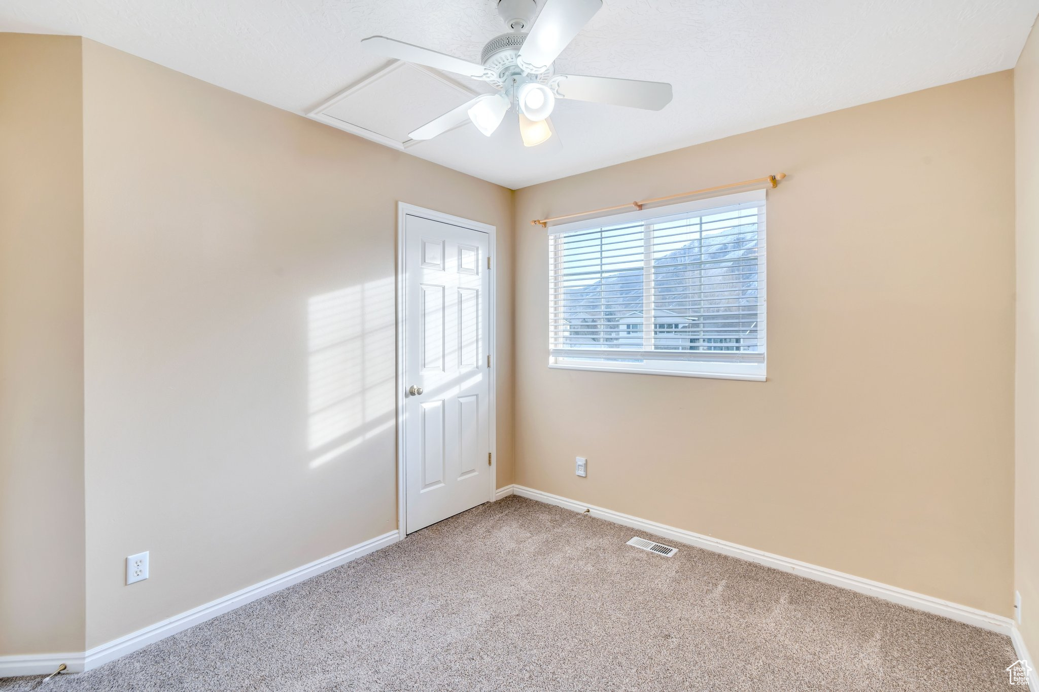 Spanish Fork, Utah 84660, United States, 5 Bedrooms Bedrooms, ,3 BathroomsBathrooms,Residential,Pending,26913