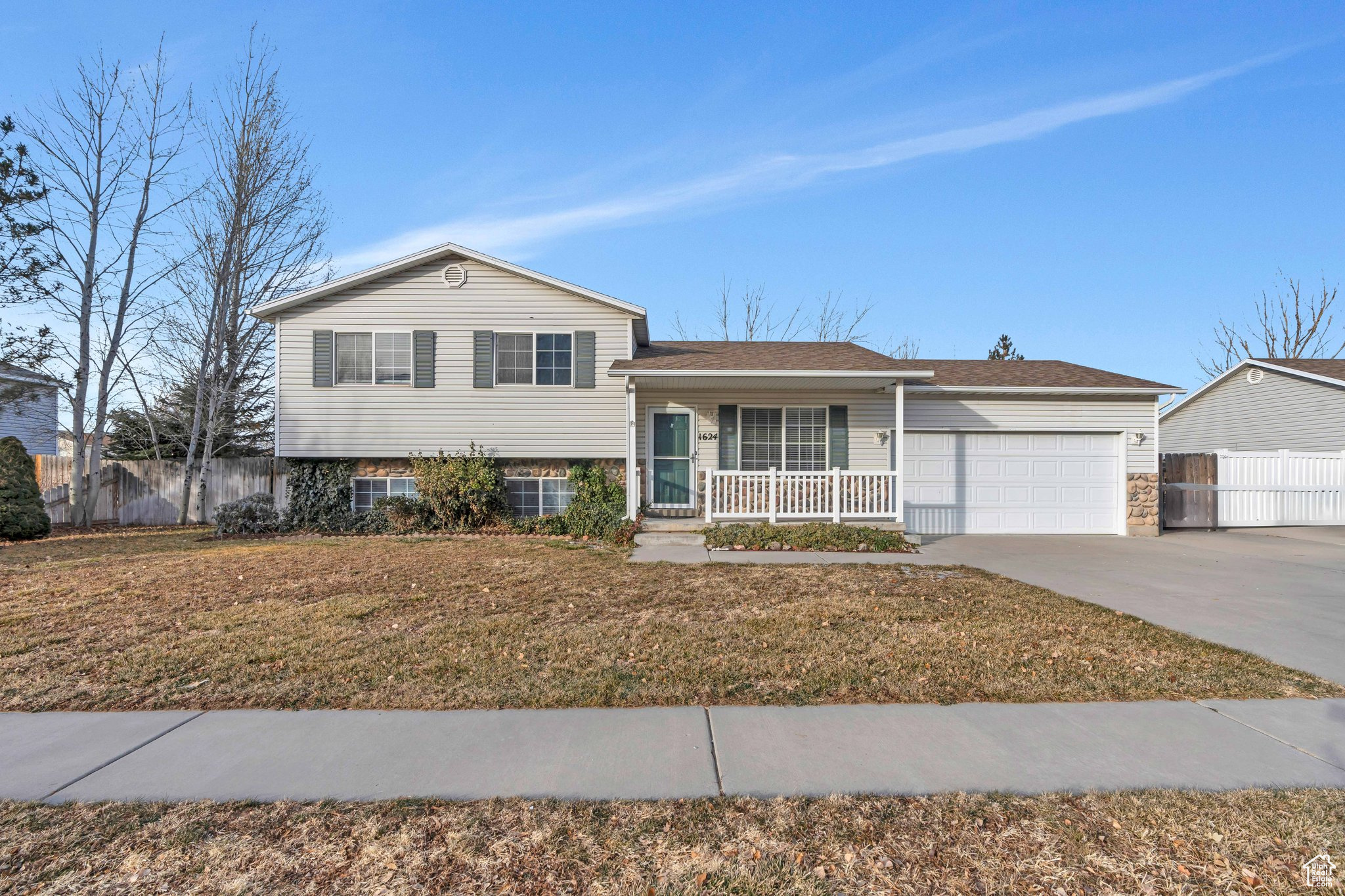 Spanish Fork, Utah 84660, United States, 5 Bedrooms Bedrooms, ,3 BathroomsBathrooms,Residential,Pending,26913