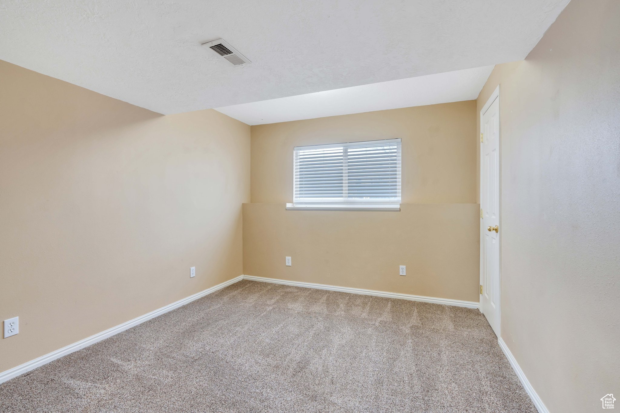 Spanish Fork, Utah 84660, United States, 5 Bedrooms Bedrooms, ,3 BathroomsBathrooms,Residential,Pending,26913