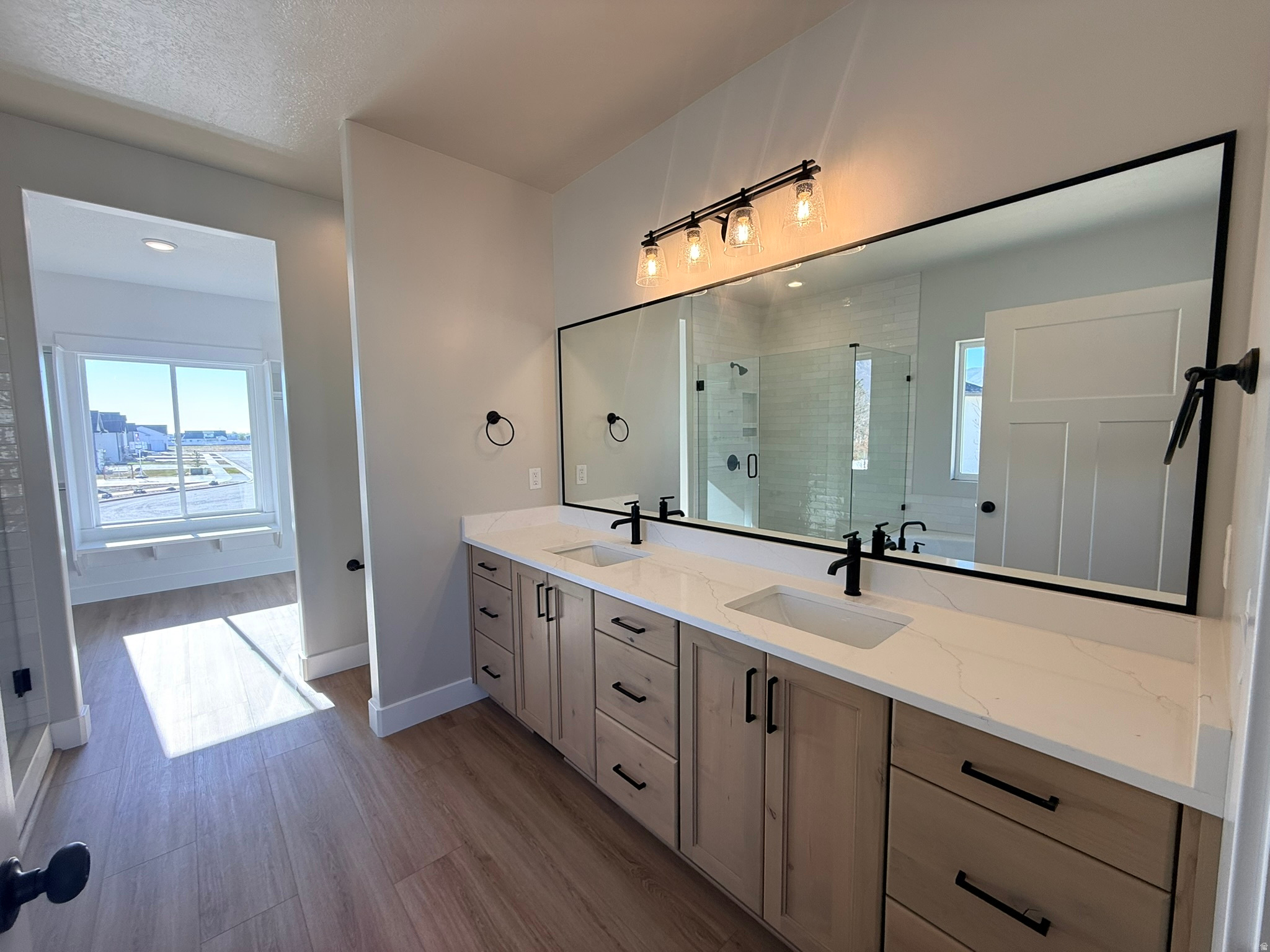 HAPPY DAYS - Residential