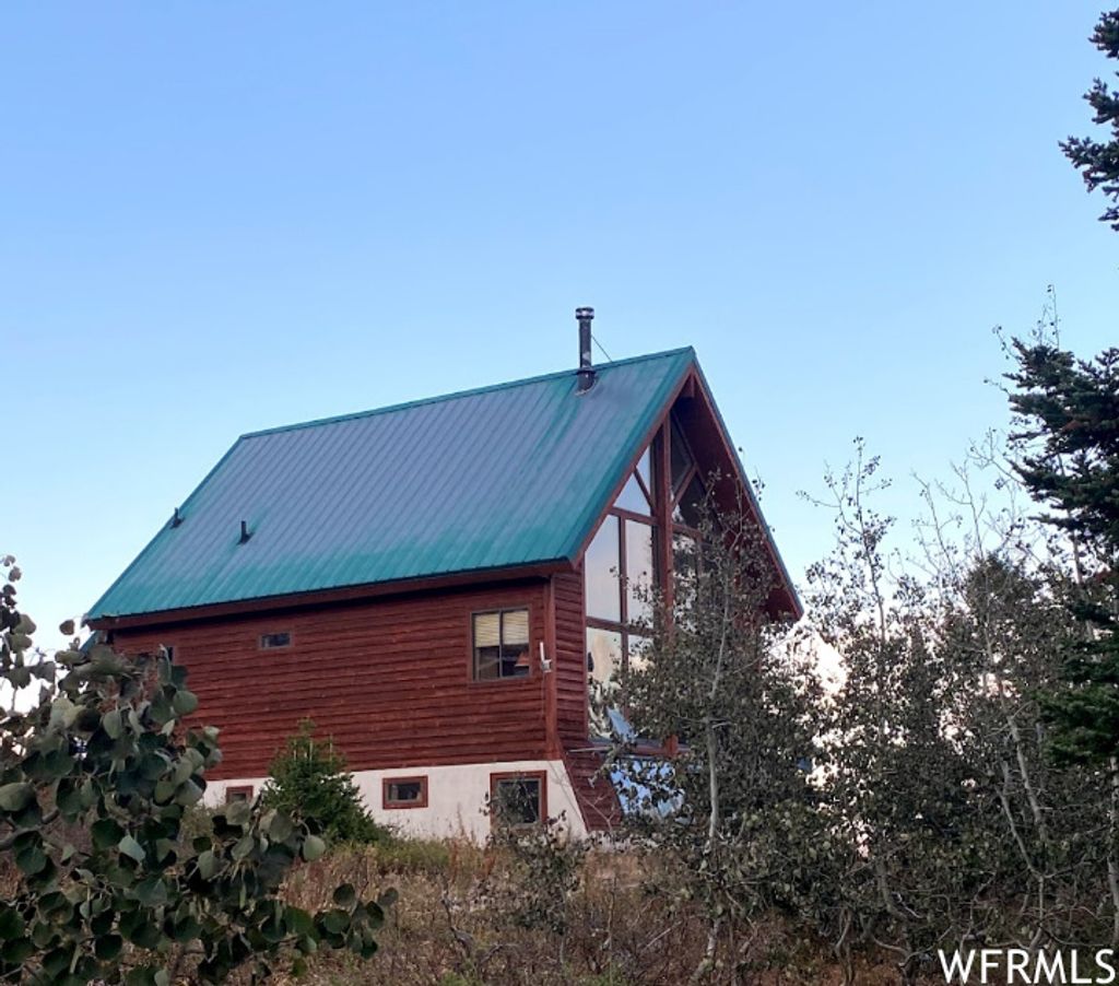 Photo of 6774 CHAPARRAL DR, Eden, UT 84310 (MLS # 1885171)