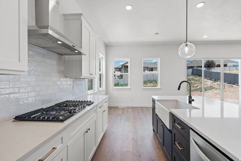 Tiny photo for 894 CREST DALE LN S, Santaquin, UT 84655 (MLS # 2144835)