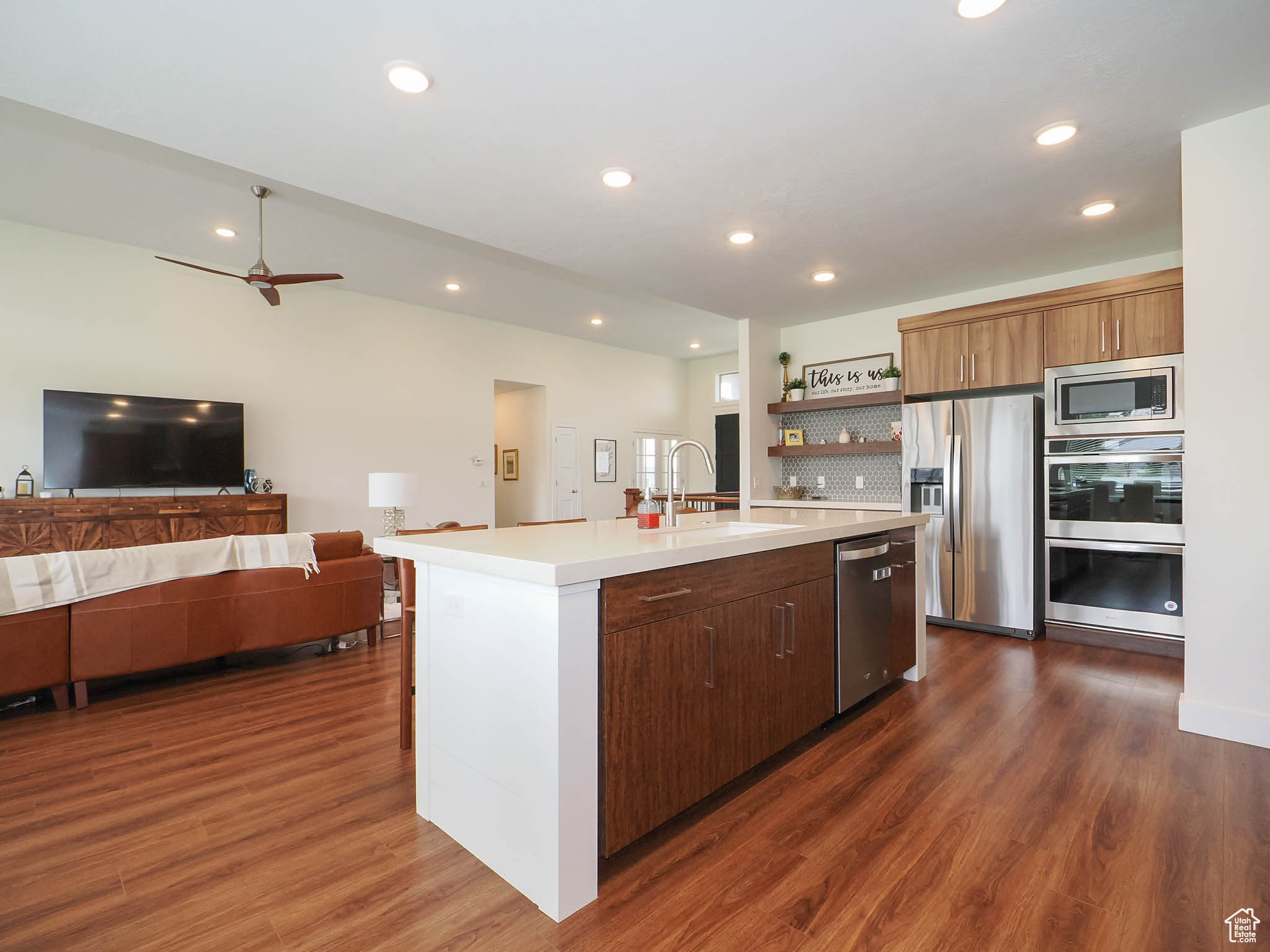 HALCYON ESTATES - Residential