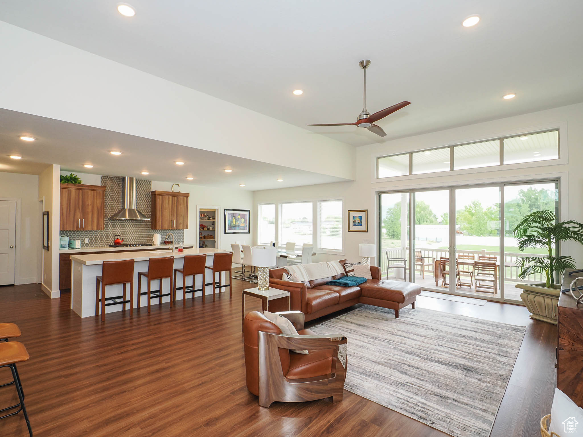 HALCYON ESTATES - Residential