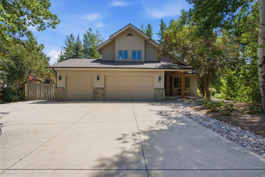 Photo of 1715 CREEK SIDE LN, Park City, UT 84098 (MLS # 2174346)