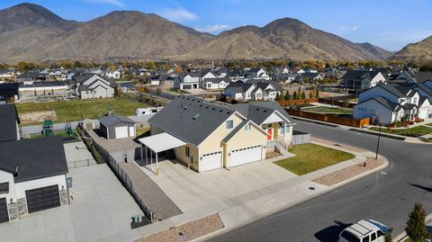 Tiny photo for 572 W 500 N, Mapleton, UT 84664 (MLS # 2120833)