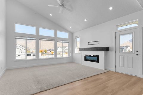 Tiny photo for 572 W 500 N, Mapleton, UT 84664 (MLS # 2120833)