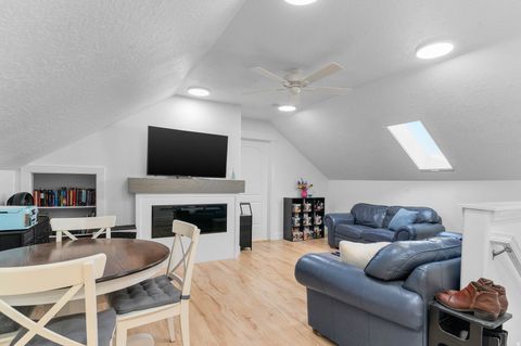 Tiny photo for 572 W 500 N, Mapleton, UT 84664 (MLS # 2120833)