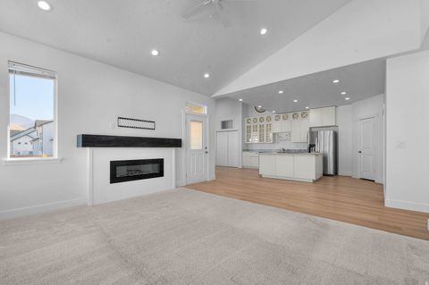 Tiny photo for 572 W 500 N, Mapleton, UT 84664 (MLS # 2120833)