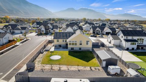 Tiny photo for 572 W 500 N, Mapleton, UT 84664 (MLS # 2120833)