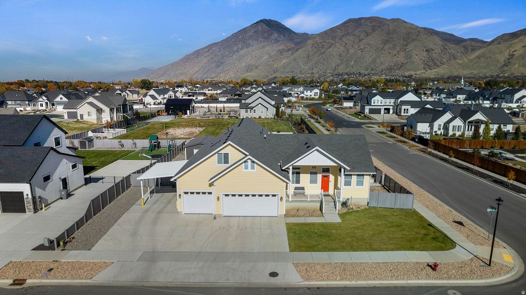 Photo of 572 W 500 N, Mapleton, UT 84664 (MLS # 2120833)