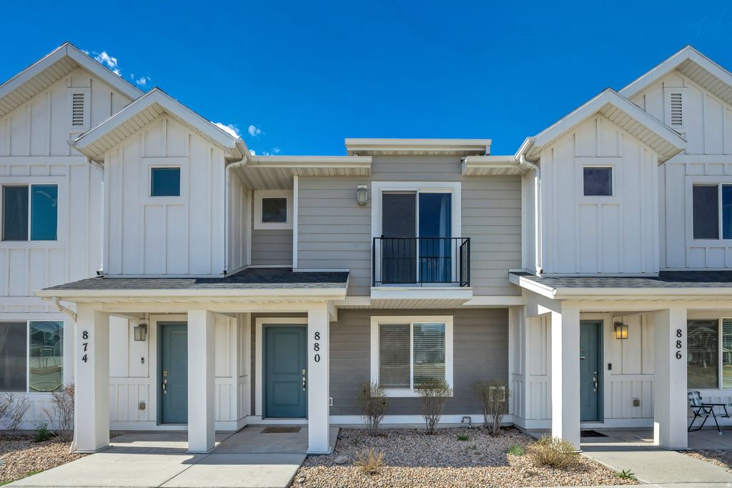 Photo of 880 N HERMAN DR, Lehi, UT 84048 (MLS # 2146163)