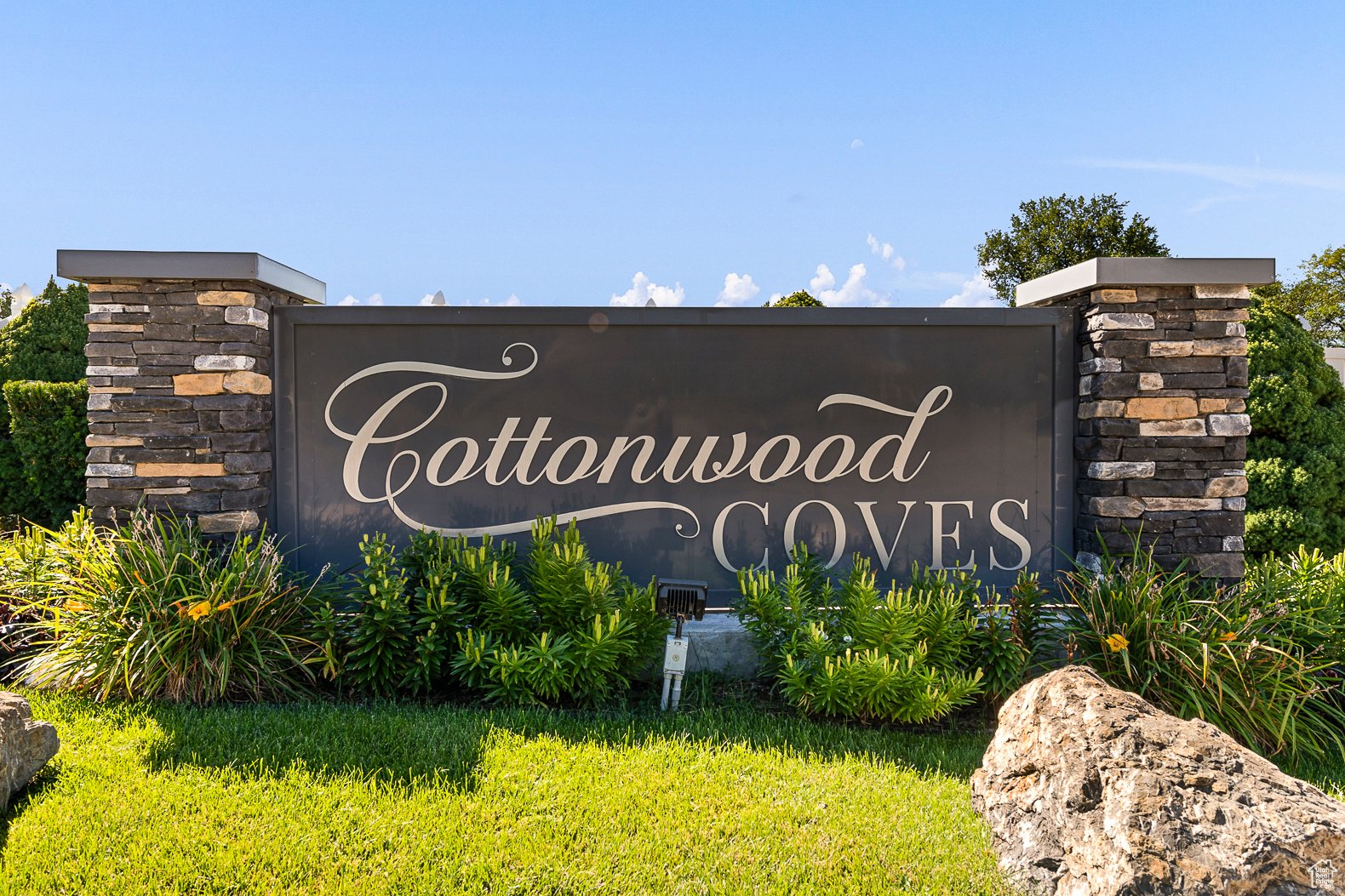 COTTONWOOD COVES - Residential