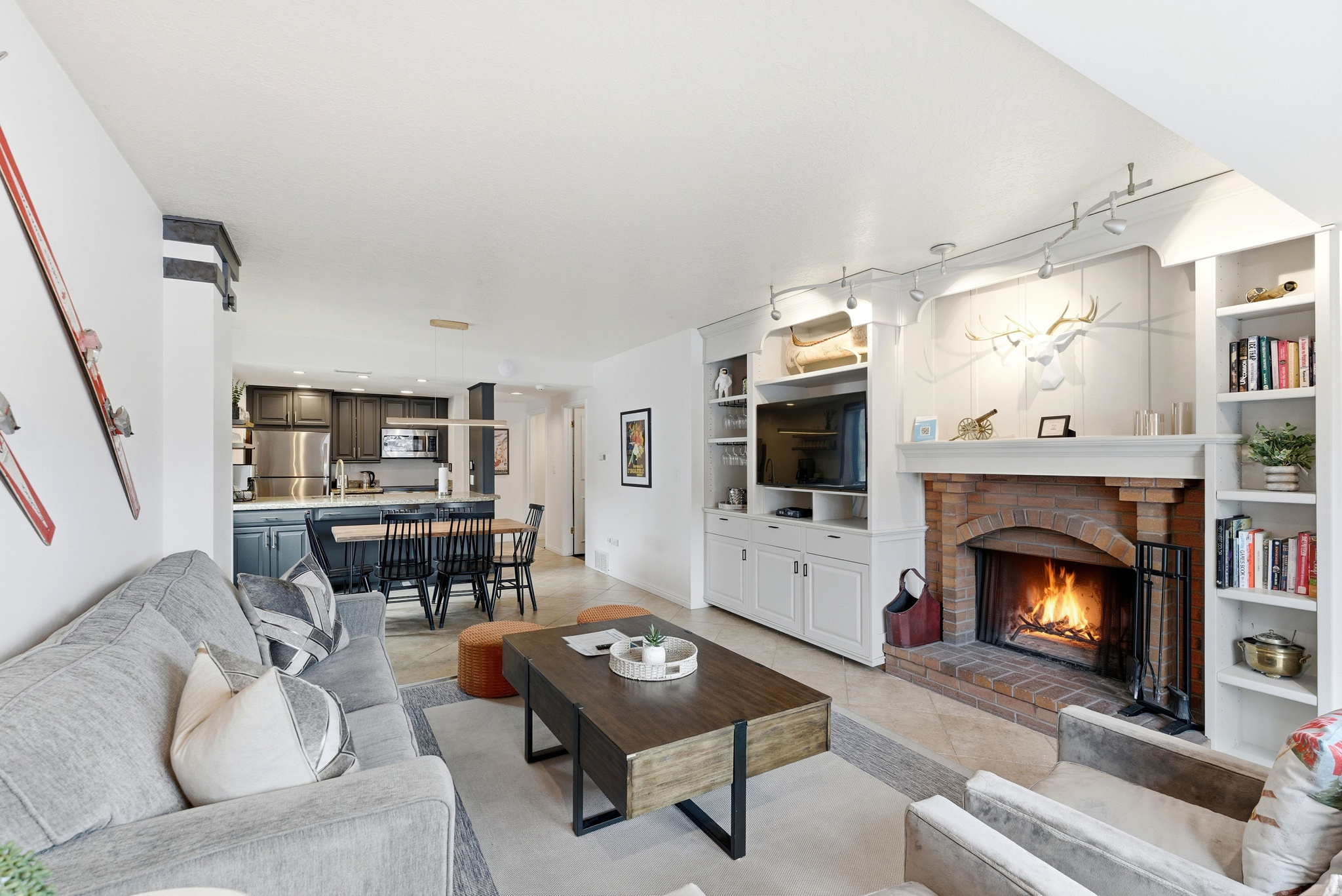 50 N SHADOW RIDGE RD 4300