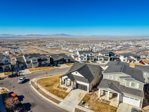 Tiny photo for 93 E EDGECREST LN, North Salt Lake, UT 84054 (MLS # 2137192)